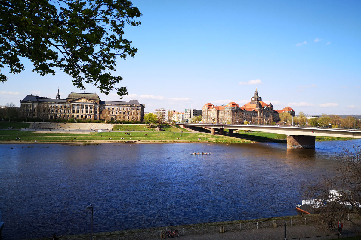 Spaziergang an der Elbe in Dresden am Vortag des OEM